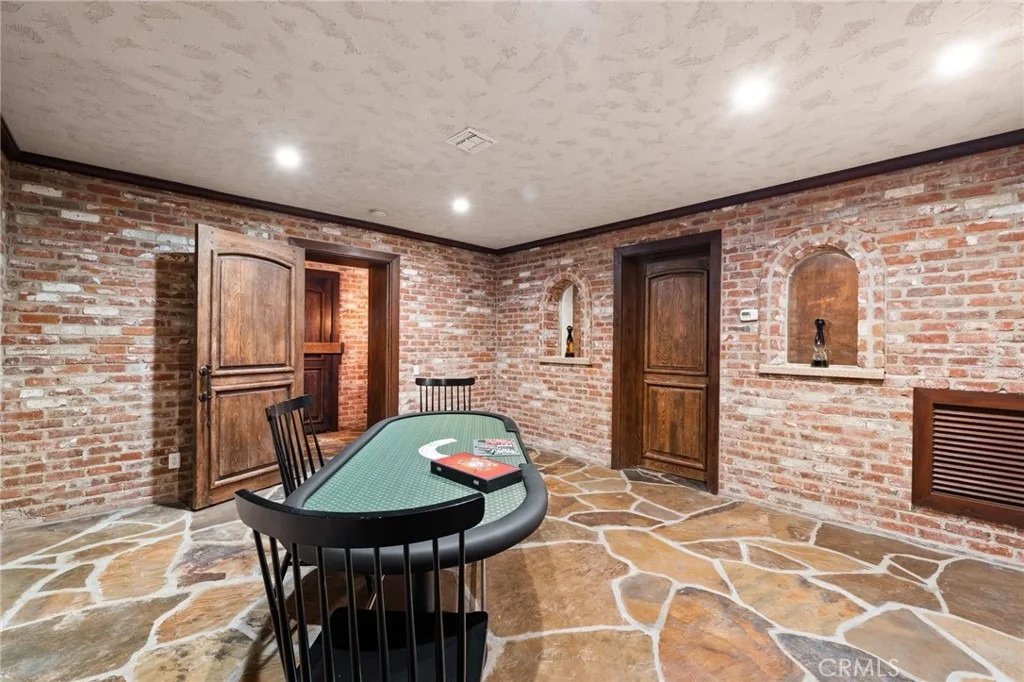 Photo of 1688 Dwight