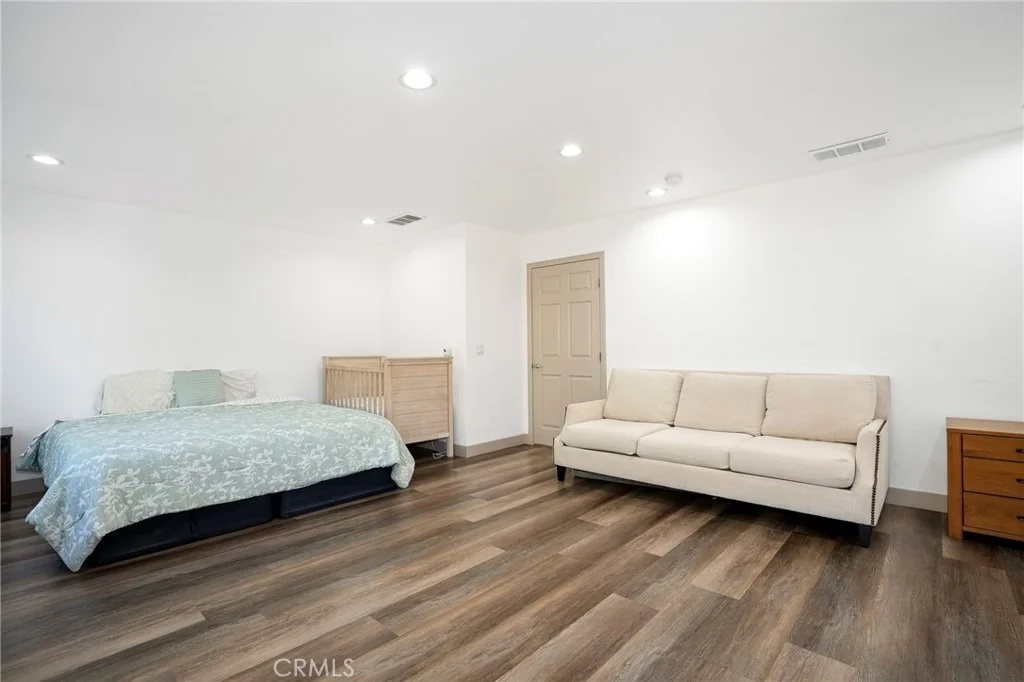 Photo of 10110 Sunland Boulevard