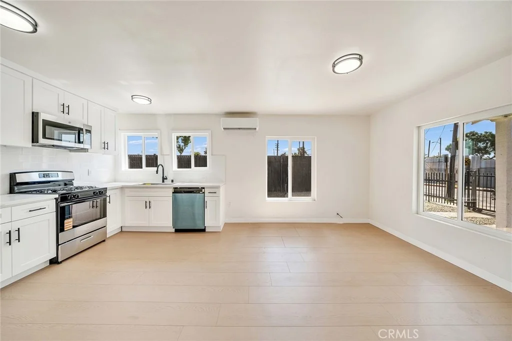 Photo of 215 E Elm Street