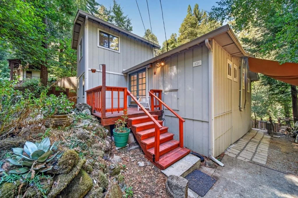 Photo of 121 Mahogany Way