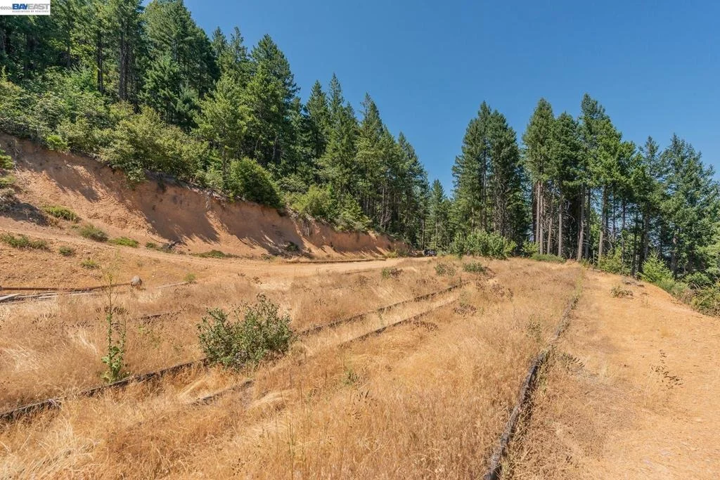 Photo of 190 Moore Gulch
