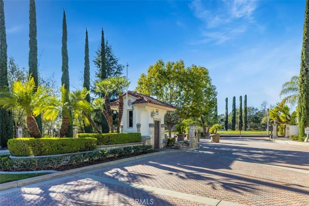 Photo of 5376 Edgewood Drive