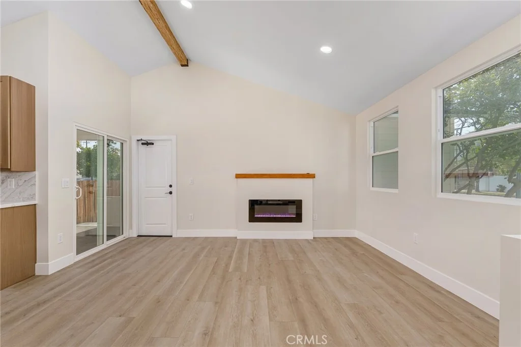 Photo of 700 W 10th Street
