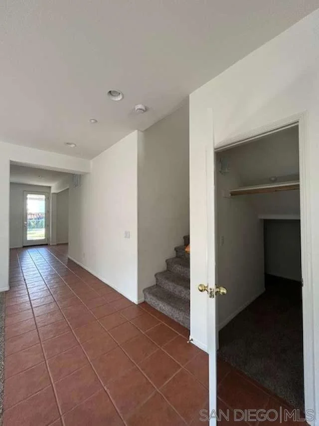 Photo of 1586 Silver Cup CT