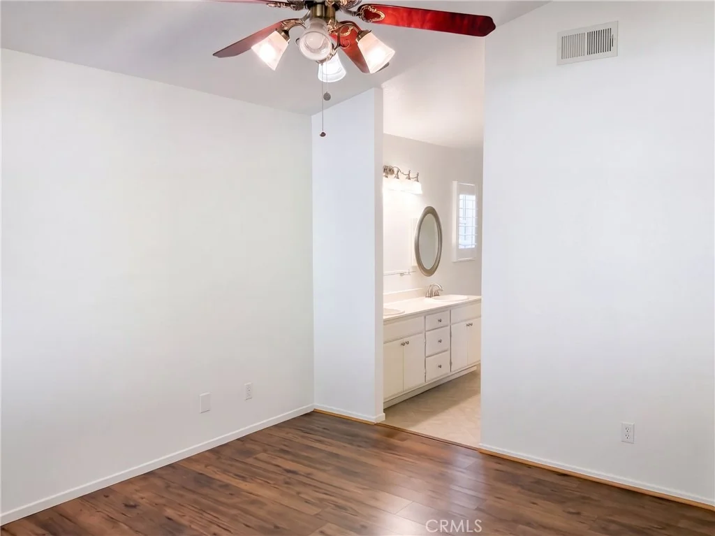 Photo of 7776 Somerset