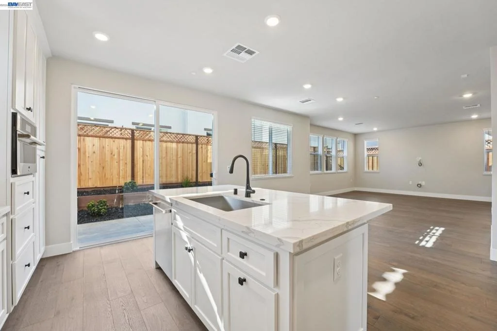 Photo of 798 Abigail Place