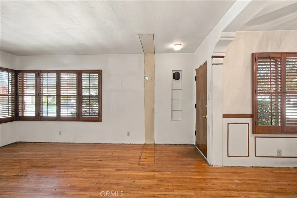 Photo of 2043 N Maple