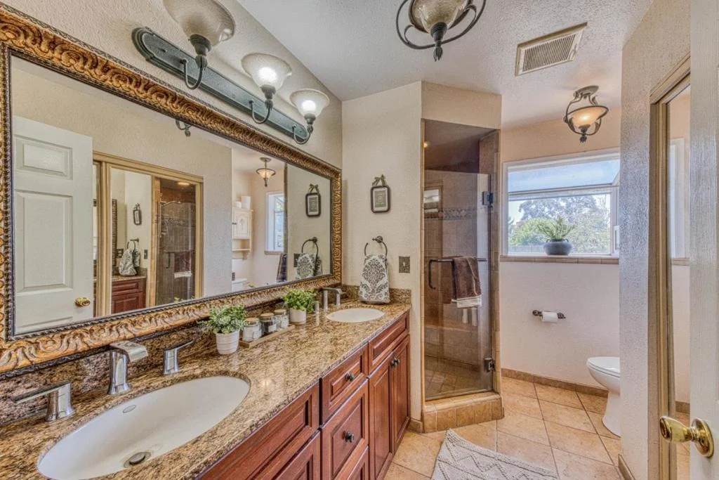 Photo of 9625 Oracle Oak Place
