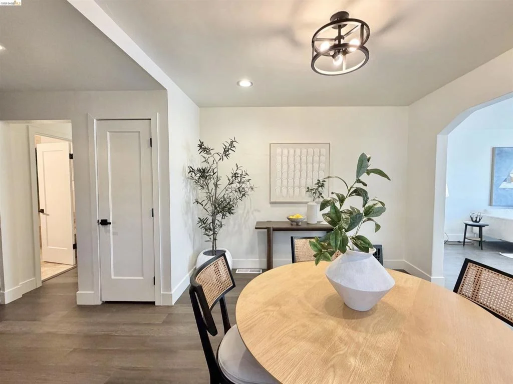 Photo of 2521 24Th Ave