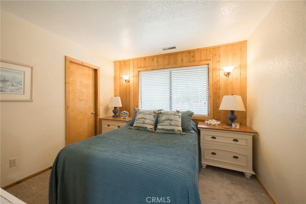Photo of 824 Mountain Lane
