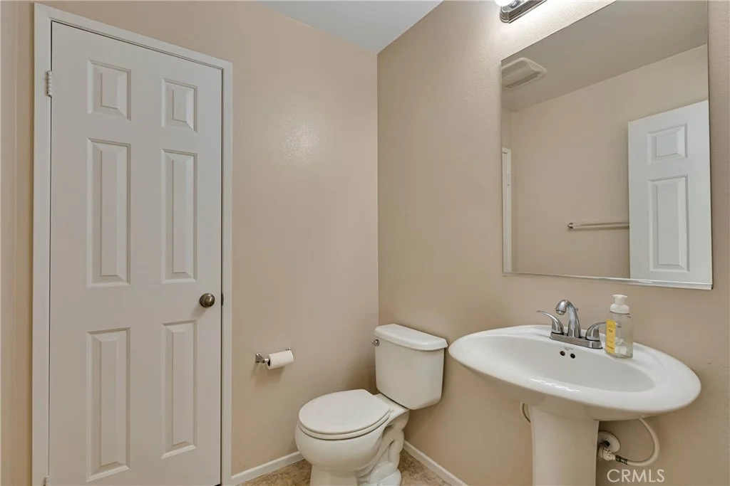 Photo of 1445 Chinaberry