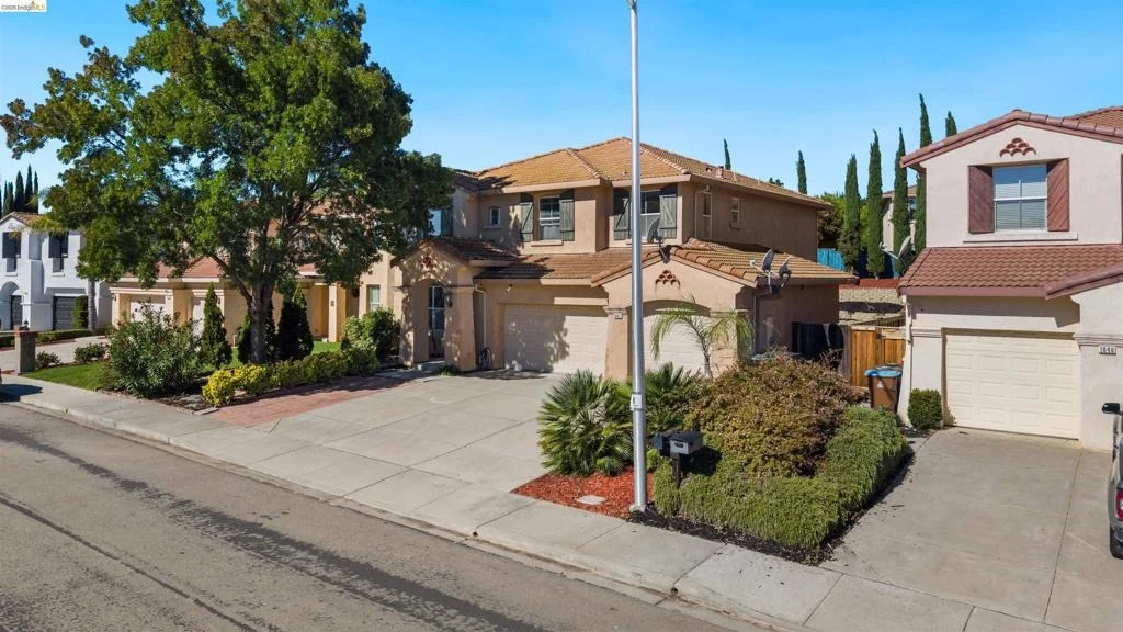 Photo of 1842 Sanger Peak Way