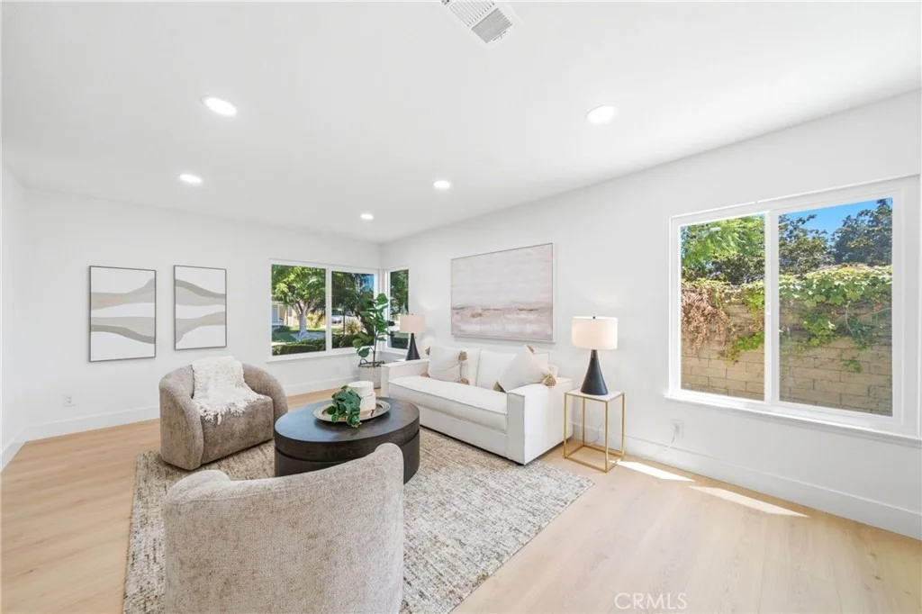Photo of 137 S Thistle Road