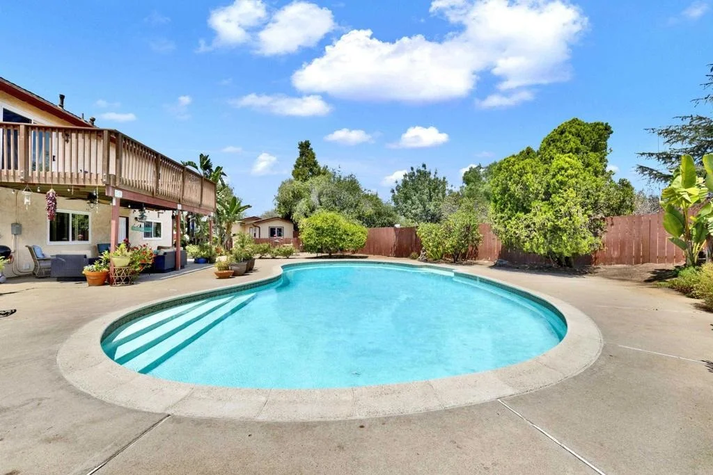 Photo of 1402 Big Red Road