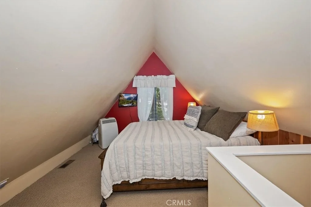 Photo of 27596 Oak Knoll