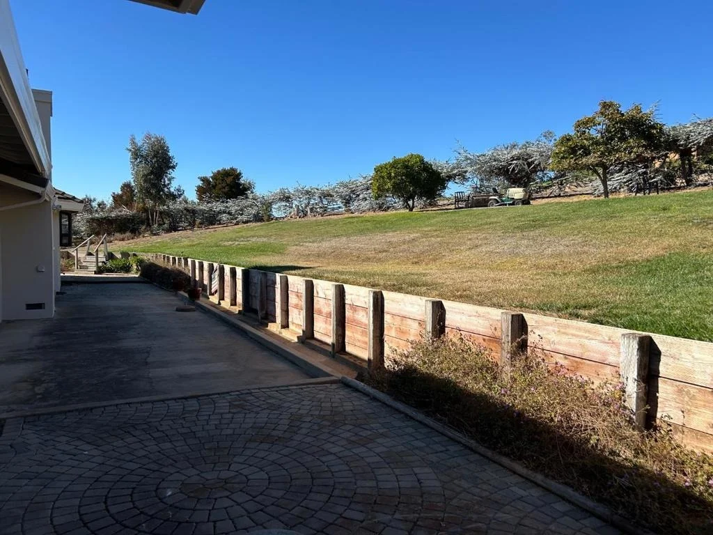 Photo of 24665 Foothill Drive