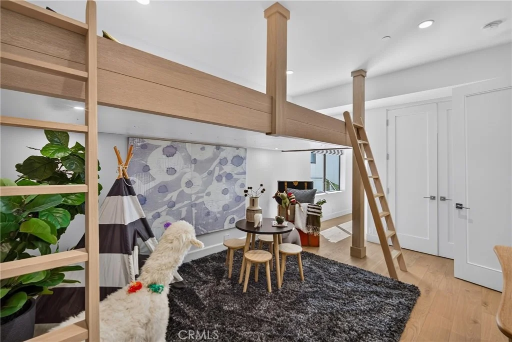 Photo of 33 Bay Drive