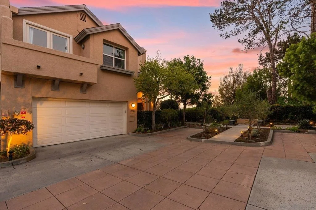 Photo of 3152 Levante St