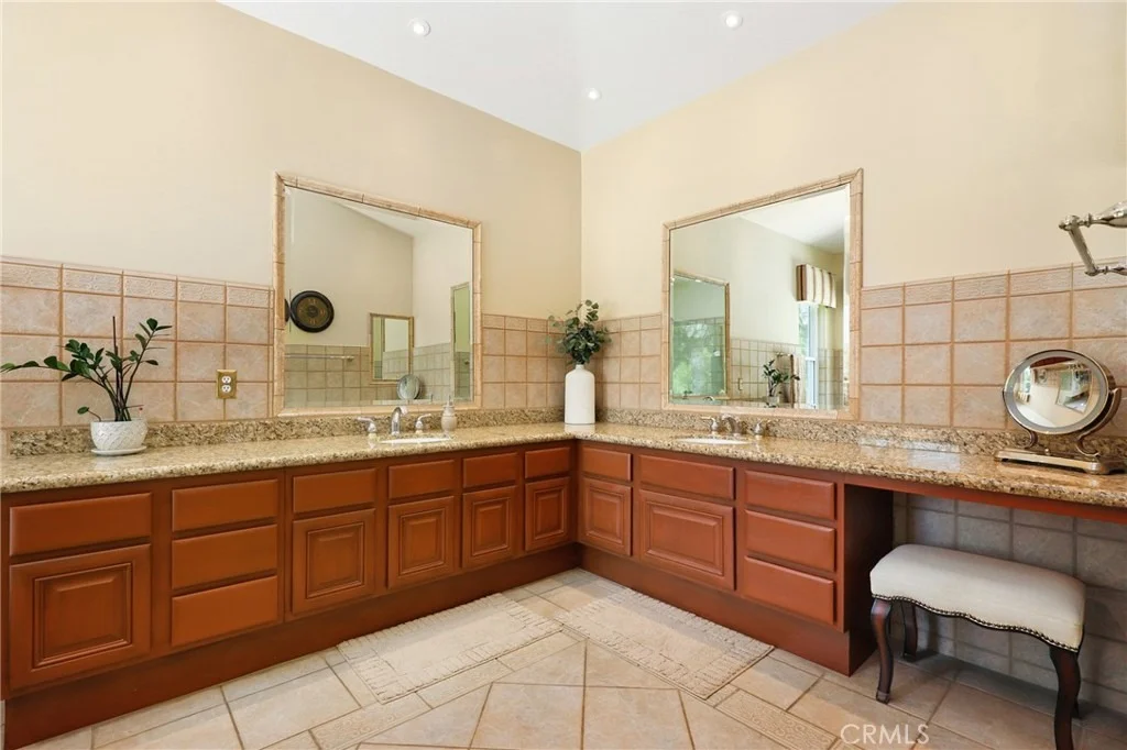 Photo of 431 Downey Lane