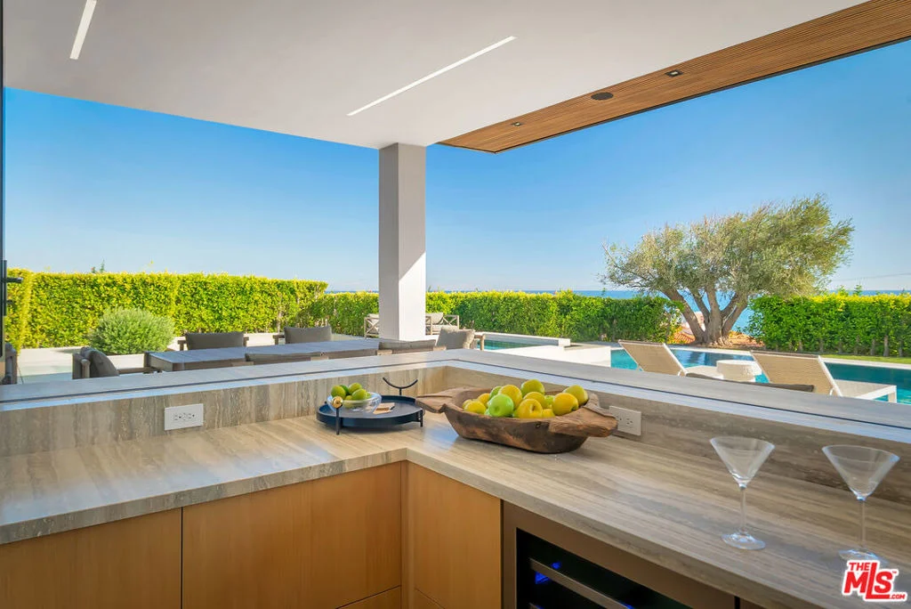 Photo of 23917 Malibu Road