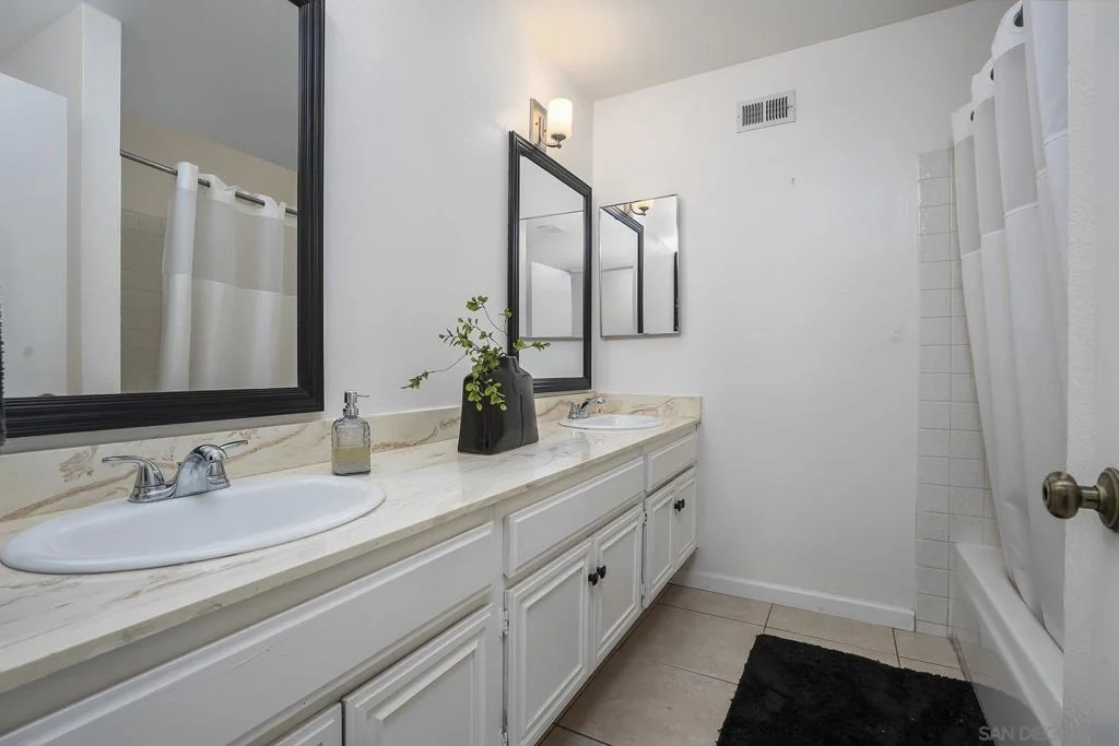 Photo of 902 Loma View