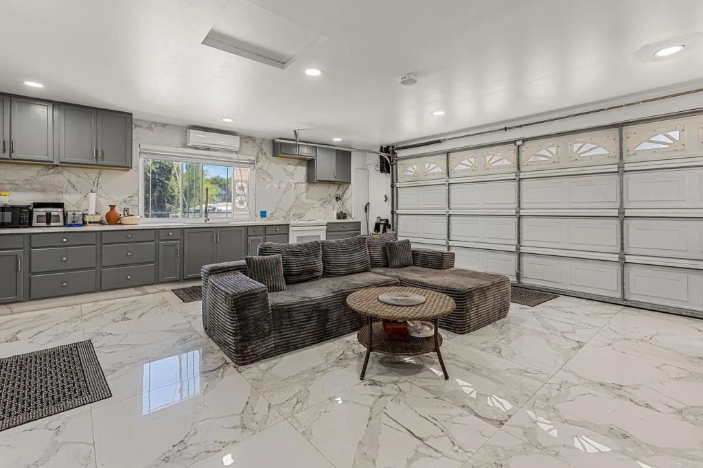 Photo of 3120 Florence