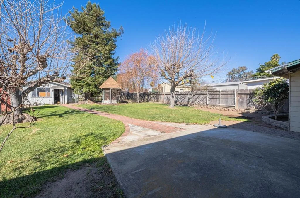 Photo of 757 Middlefield Road