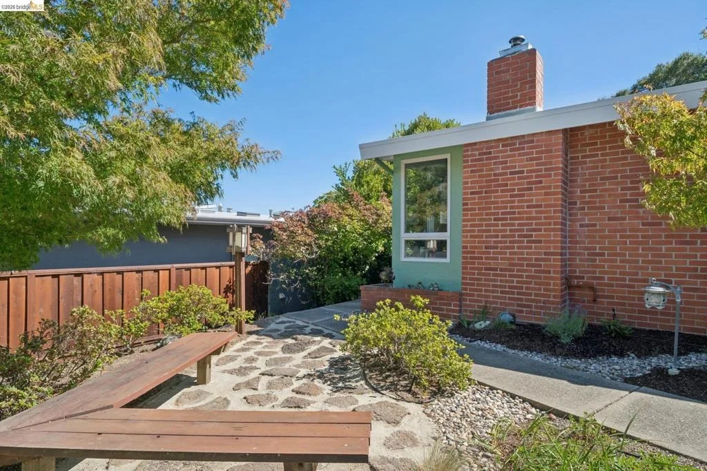 Photo of 7811 Potrero Ave