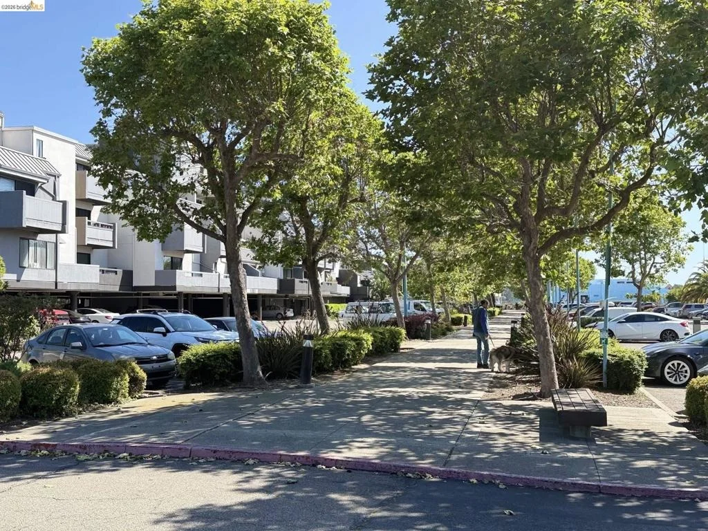Photo of Unit 353 at 1 Embarcadero