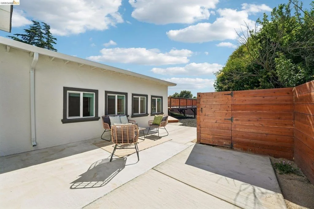 Photo of 449 GILCREST