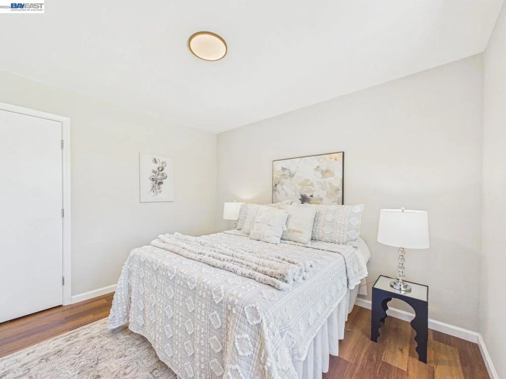 Photo of 2609 Macarthur Ave