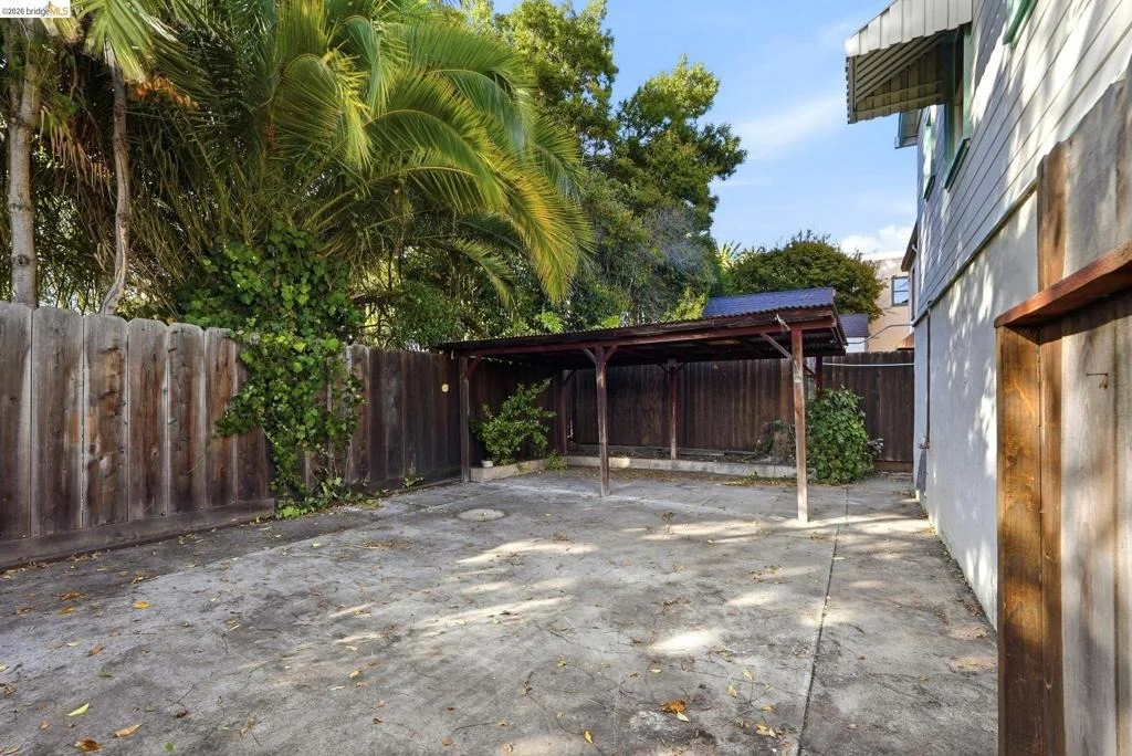Photo of 2901 Sheffield Ave
