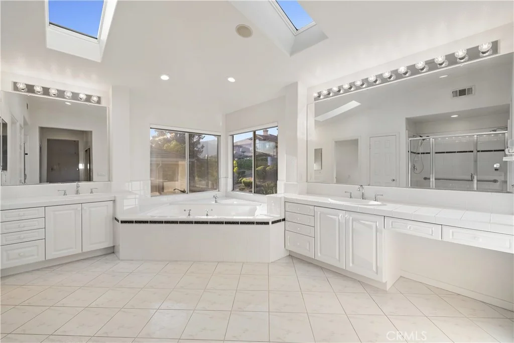 Photo of 2429 Abadejo