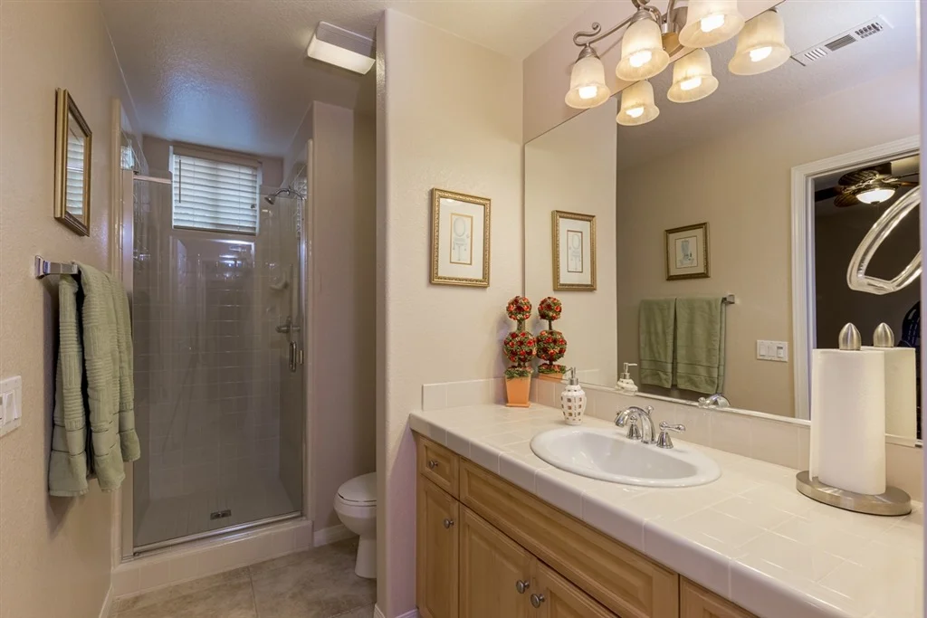 Photo of 941 Bellagio Road