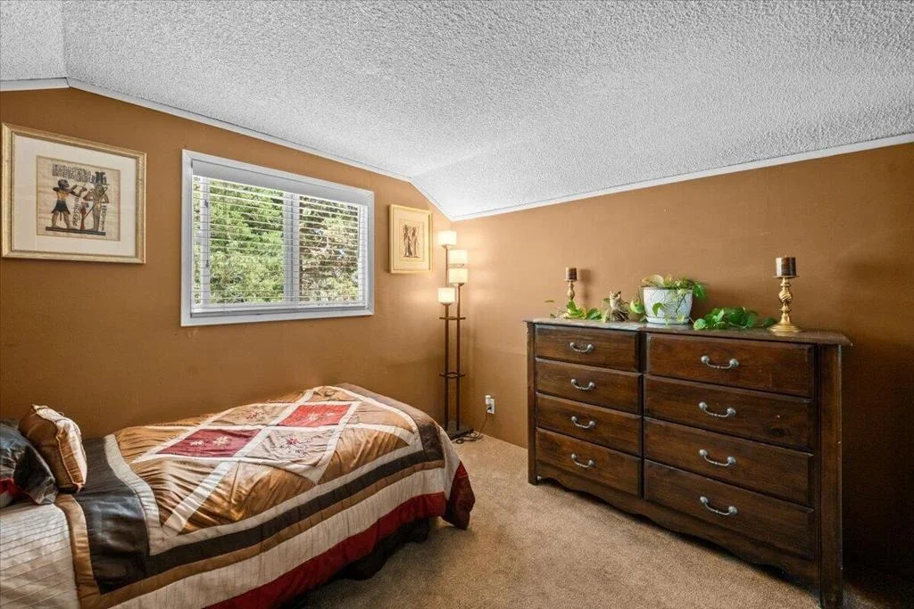 Photo of 819 Holmes Lane