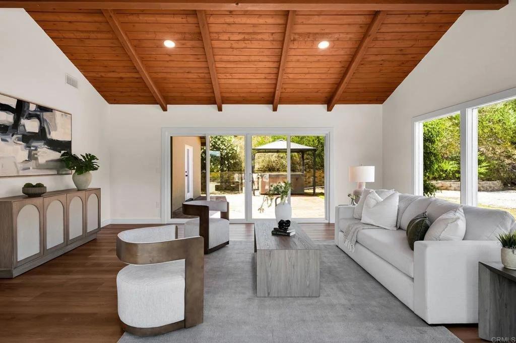 Photo of 3131 Summit Drive