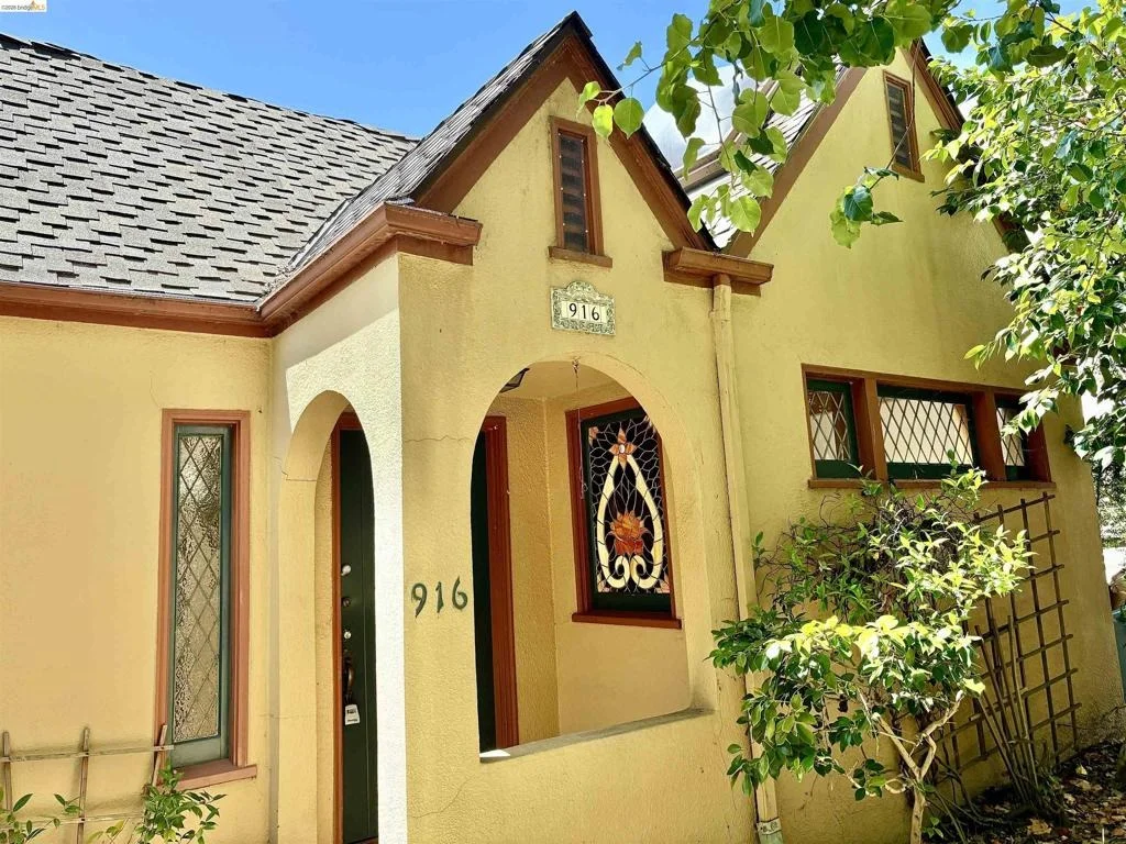 Photo of 916 Cragmont Ave