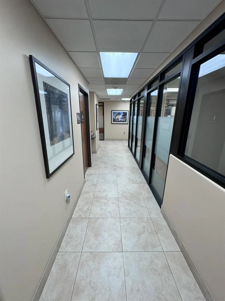 Photo of 1068 Broadway