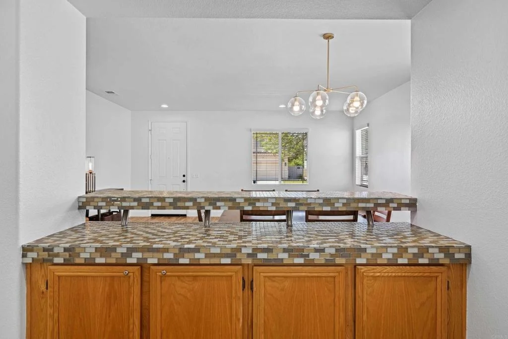 Photo of 765 Avenida Abeja