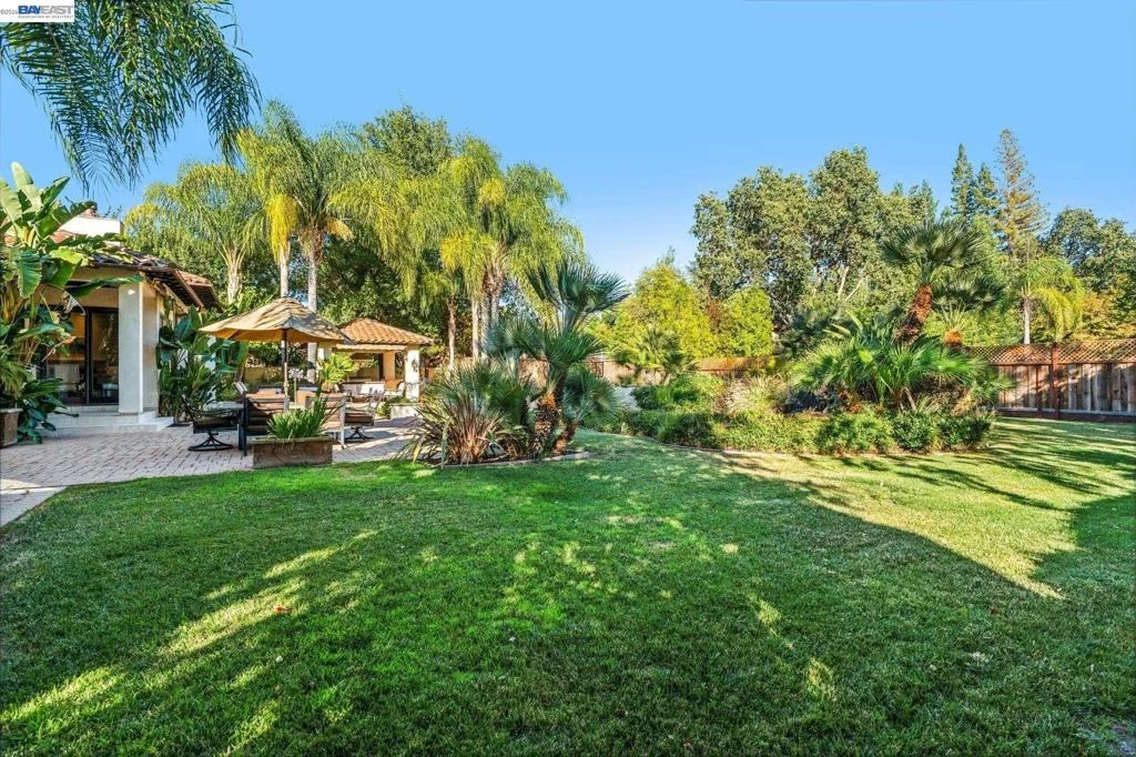 Photo of 1439 Vine Ln
