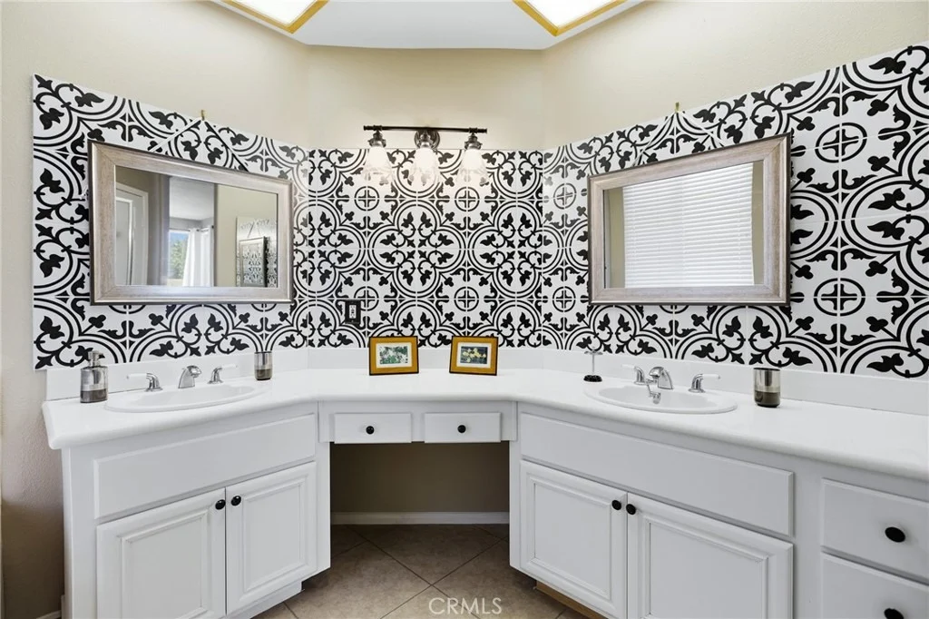 Photo of 740 Bahama