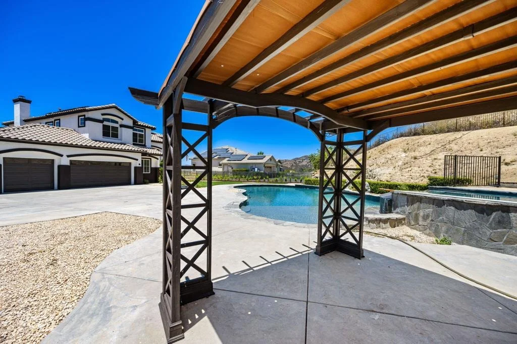 Photo of 13435 Canyon Crest Road