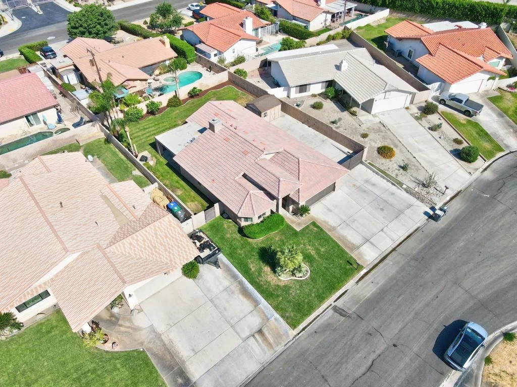 Photo of 41443 Balaclava Drive