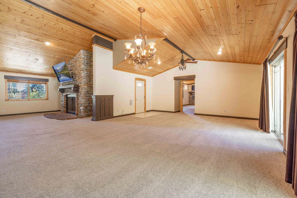 Photo of 661 Cedar Glen Drive