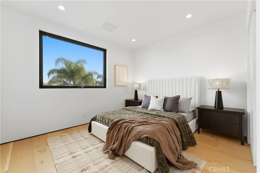 Photo of 3601 Mclaughlin Avenue
