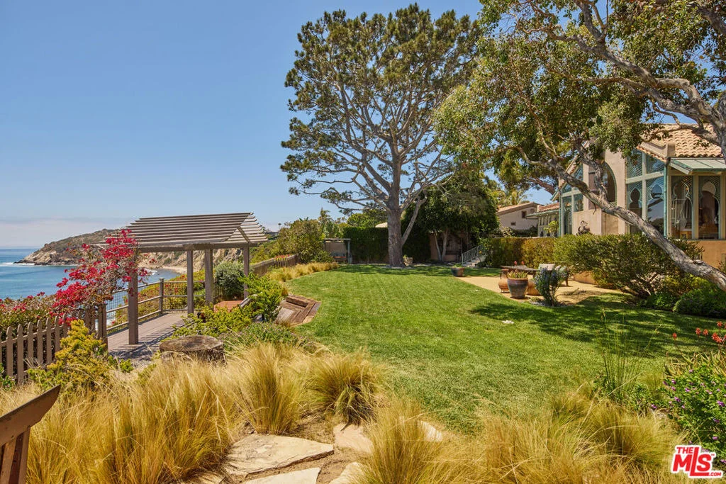 Photo of 28980 Cliffside Drive