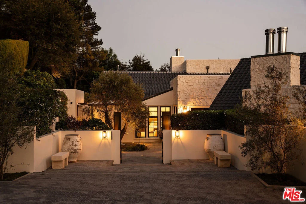 Photo of 851 Strada Vecchia Road