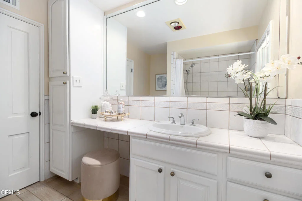 Photo of 1709 Alta Oaks Drive