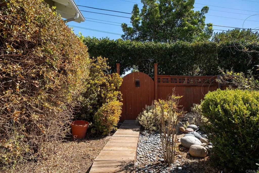 Photo of 10071 Resmar Pl