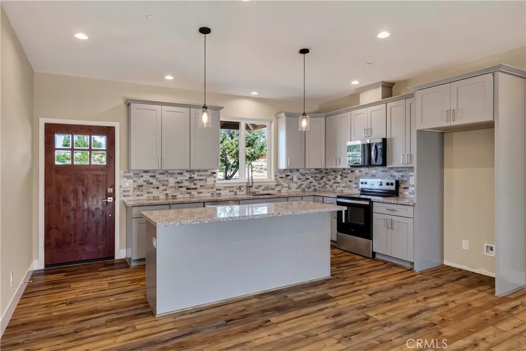 Photo of 6040 Maxwood
